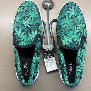 New Men’s Rue 21 Cannabis Marijuana Weed Print Theme Soft Slip On Shoes Size M-9